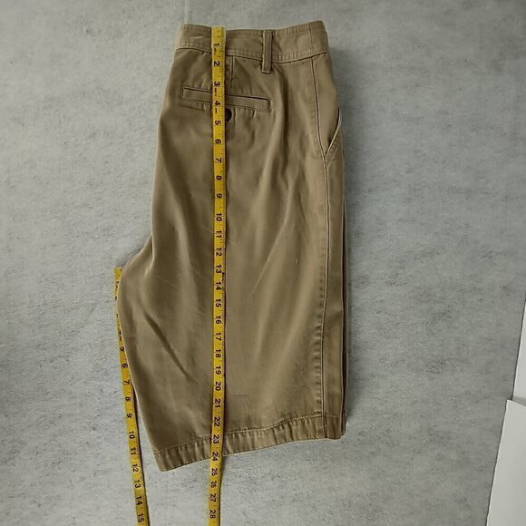 Liz Claiborne Women's 100% Cotton Tan, Beige, Khaki Three Pocket Shorts. Size 14 - Picture 7 of 10